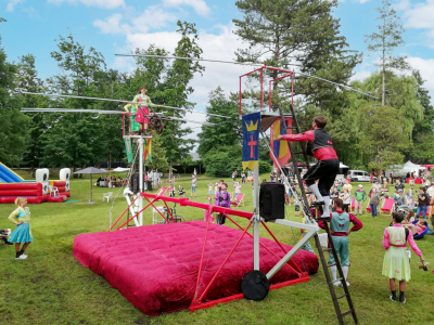 Glauchau - Glauchauer Familienparkfest lockte zahlreiche Menschen wieder nach draußen